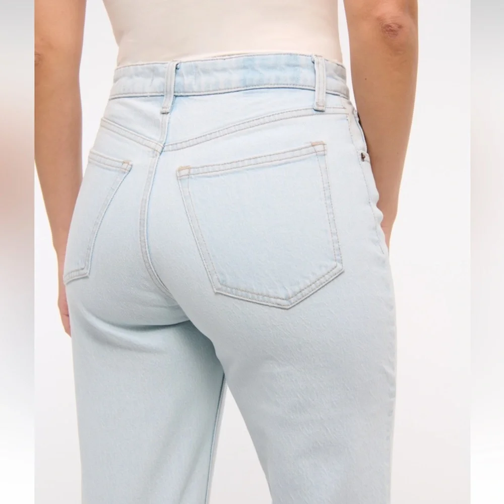 Abercrombie & Fitch Curve Love High Rise 90s Relaxed Jean - 27 Long - Light Wash - Picture 6 of 10